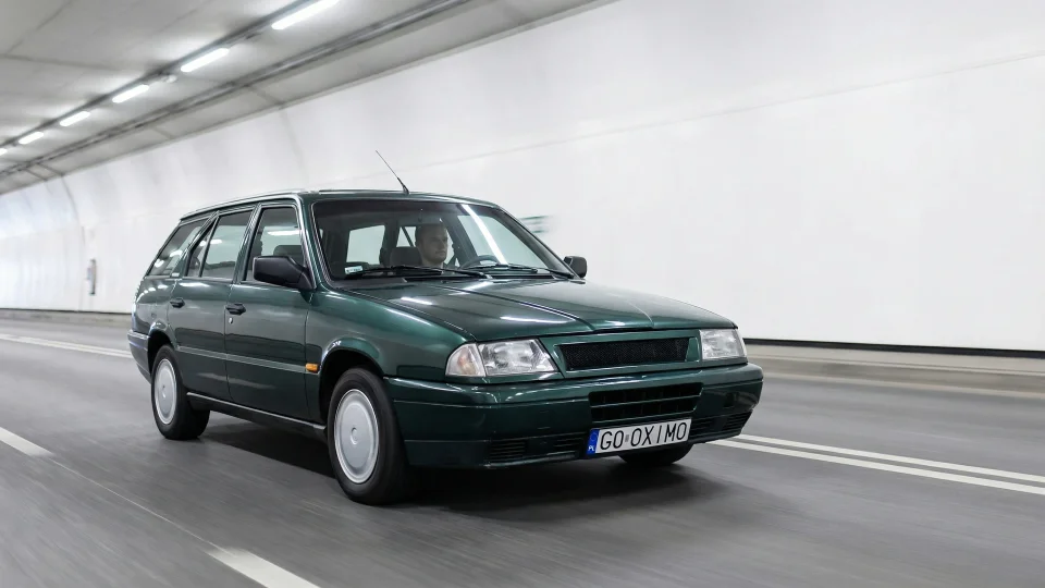 Універсал (Sportwagon 907)