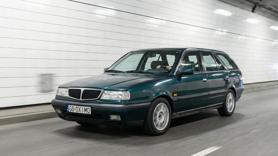 Універсал (SW 835)