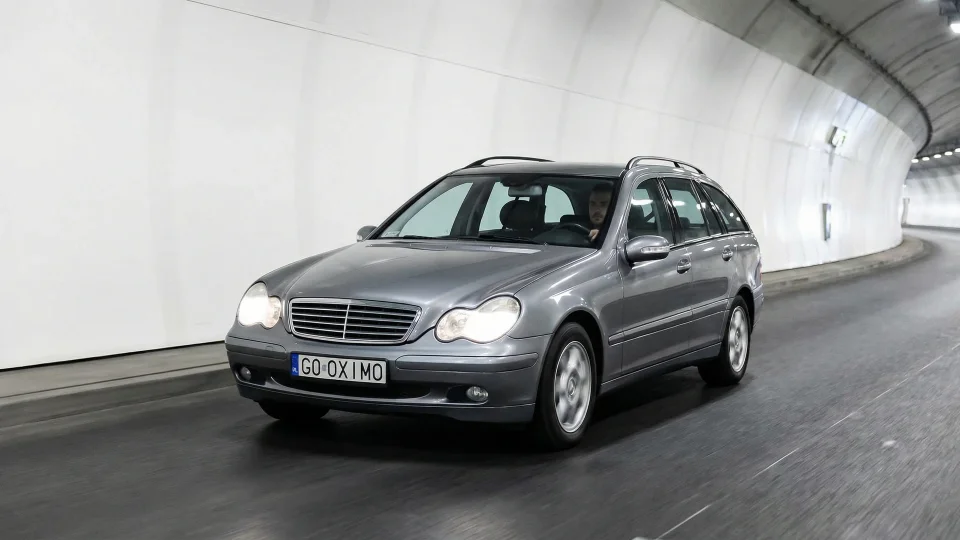 Універсал (T-Model S203)