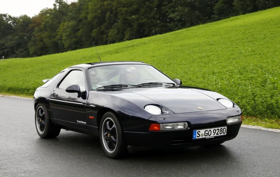 928